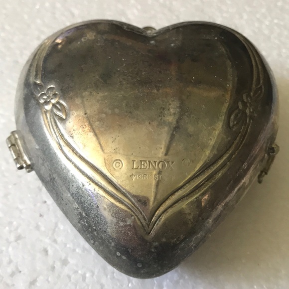 Vintage Lenox heart box ornament - Picture 3 of 4